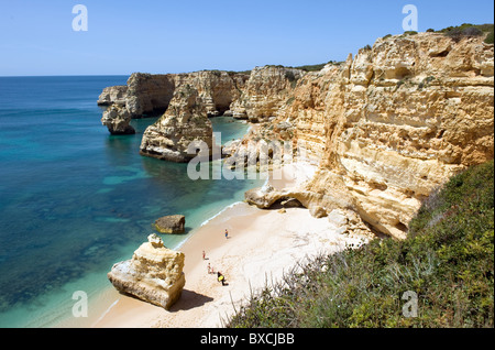 Felsen am Praia da Marinha, Armacao de Pera, Portugal Stockfoto