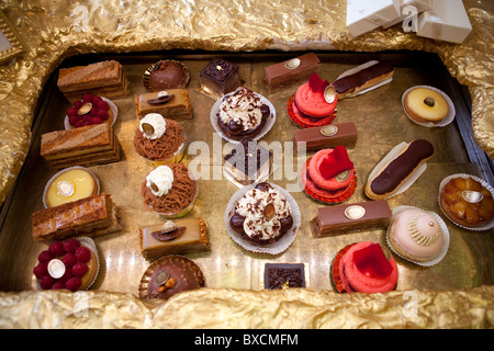 Laduree Konditorei, in der Burlington Arcade, Mayfair, London. Stockfoto