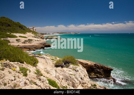 Küste und das Schloss von Tamarit, Altafulla, Tarragones, Tarragona, Spanien Stockfoto