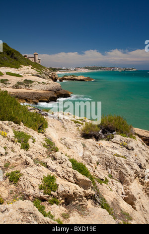 Küste und das Schloss von Tamarit, Altafulla, Tarragones, Tarragona, Spanien Stockfoto