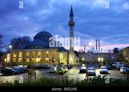 DITIB-Merkez Moschee in Duisburg, Ruhrgebiet, Deutschland. Größte Moschee Deutschlands. Von der türkischen DITIB-Organisation geführt. Stockfoto