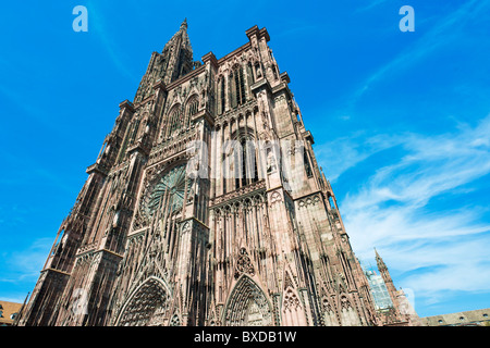 Gotische Kathedrale Notre-Dame aus dem 14. Jahrhundert, Straßburg, Elsass, Frankreich, Europa Stockfoto