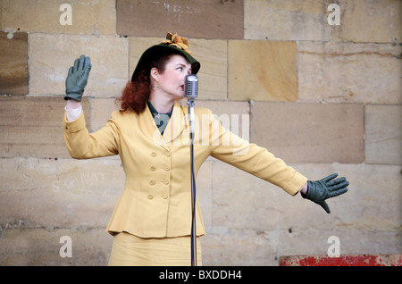 LOLA LAMOUR 1940er Jahren Sänger PICKERING YORKSHIRE PICKERING NORTH YORKSHIRE PICKERING NORTH YORKSHIRE 16. Oktober 2010 Stockfoto