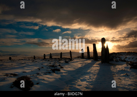 Schneebedeckte Ring of Brodgar - Orkney, Schottland Stockfoto