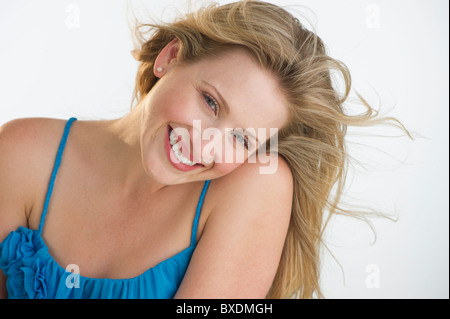 Hübsche blonde Frau Stockfoto