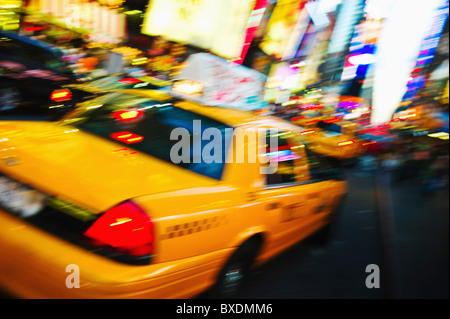 Times Square New York City in der Abenddämmerung Stockfoto