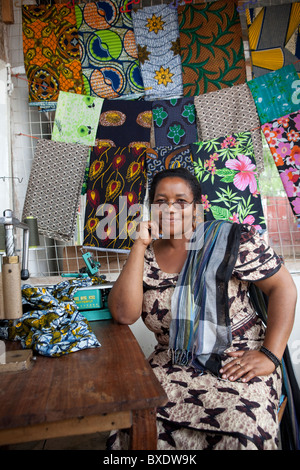 Schneiderei-Shop in Dodoma, Tansania, Ostafrika. Stockfoto