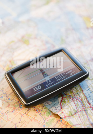 Globales Positionsbestimmungssystem auf Karte Stockfoto