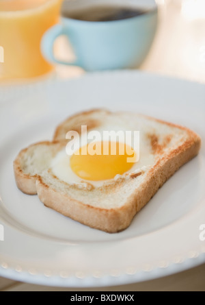 Spiegelei auf toast Stockfoto