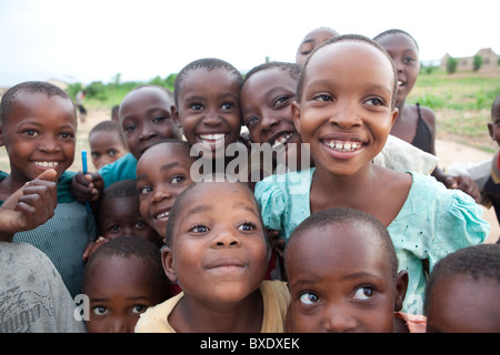 Kinder in Dodoma, Tansania, Ostafrika. Stockfoto