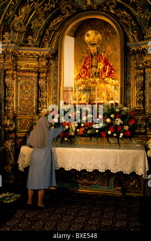 Die vergoldeten Innenraum der Kapelle Nossa Senhora da Esperança in Ponta Delgada auf der Insel São Miguel auf den Azoren Stockfoto