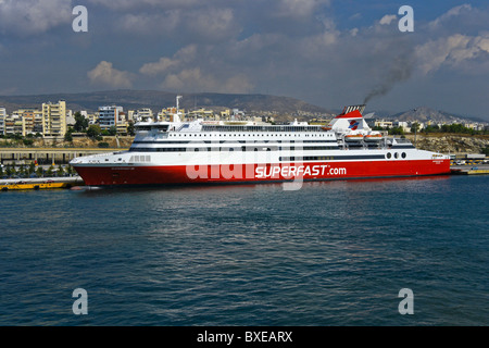 Superfast Fähren Auto Ferrry festgemacht Superfast XII in Piräus Hafen Griechenland Stockfoto
