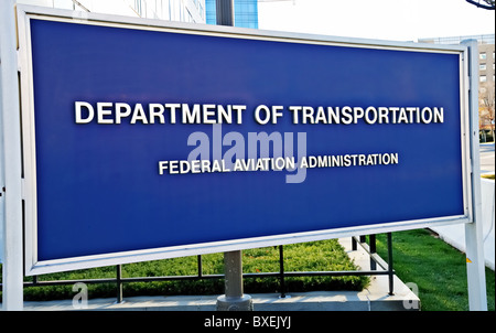 FAA (Federal Aviation Administration), Teilung des DOT (Department of Transportation) Zeichen außerhalb der Agentur in Washington, D.C. Stockfoto