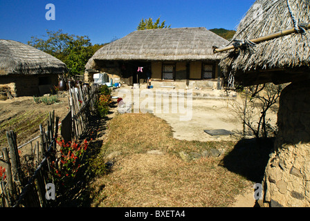Reetgedeckten Haus in Yangdong Folk Village, South Korea Stockfoto