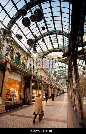 Großbritannien, England, Yorkshire, Leeds, Victoria Quarter, Grafschaft Arcade dekoriert zu Weihnachten Stockfoto