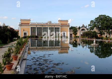 Landschaftsblick über Zierteich, Teil des Chowmahalla Palace Hyderabad Indien Stockfoto