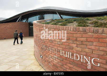 Eingang zum Savill Gebäude von Glen Howells Architekten erbaut und stand auf der Shortlist für den RIBA Stirling Prize 2007, Windsor. Stockfoto