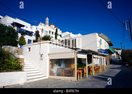 Taverne in Ysternia, einem kleinen griechischen Dorf auf die Kykladen Insel Tinos. Stockfoto