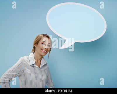 Frau mit Sprechblase. Textfreiraum Stockfoto