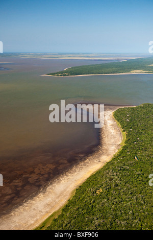 Luftaufnahme der iSimangaliso Wetland Park zeigt Höllen Tore zwischen Lake St. Lucia und False Bay Stockfoto