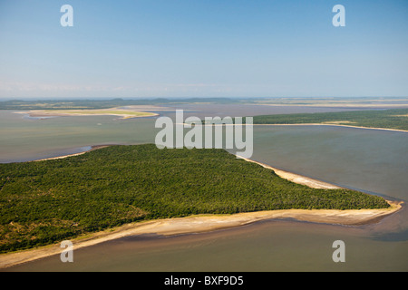 Luftaufnahme der iSimangaliso Wetland Park zeigt Höllen Tore zwischen Lake St. Lucia und False Bay Stockfoto