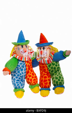 Ein paar Stofftier Clowns in bunten Outfits. Isoliert. Stockfoto