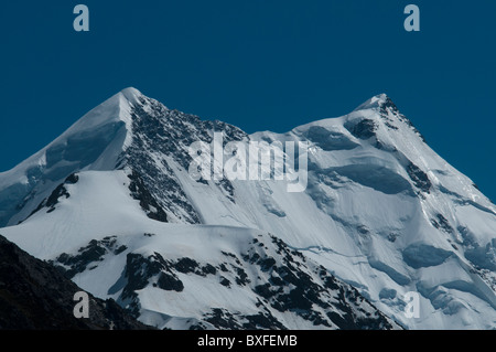 Der Eis-caped Mount Cooki ist mit 3754 m nicht nur der höchste Berg in den südlichen Alpen, sondern auch in Oceanica. Stockfoto