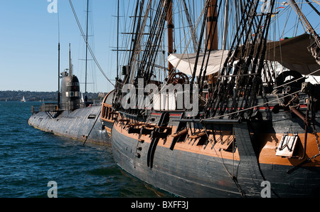 HMS Surprise und B39 sowjetischen u-Boot im San Diego Maritime museum Stockfoto