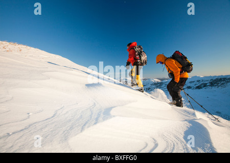 Kletterer über Grasmere im Lake District, Großbritannien. Stockfoto