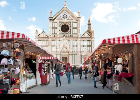 Jährlichen bayerischen Weihnachtsmarkt, Piazza Santa Croce, Florenz, Toskana, Italien Stockfoto