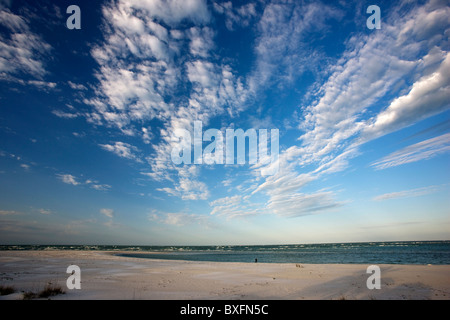 Idyllische Küste und Sandstrand auf Anna Maria Island, Florida, Vereinigte Staaten von Amerika Stockfoto