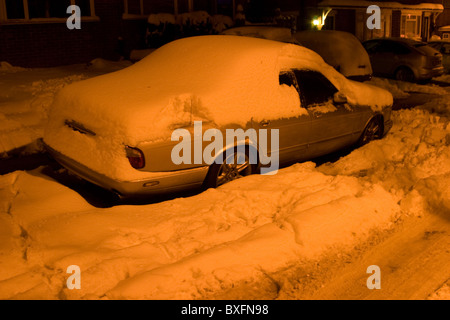 städtischen Schneelandschaft in Strood Kent Stockfoto