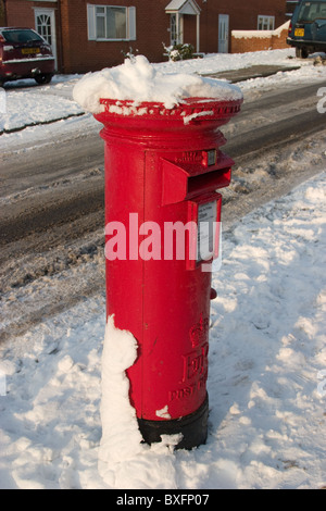 städtischen Schneelandschaft in Strood Kent Stockfoto