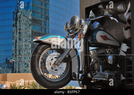 Werbe-Modell von einer Harley Davidson Motorrad vor dem HD-Geschäft am Strip in Las Vegas, Nevada, USA Stockfoto