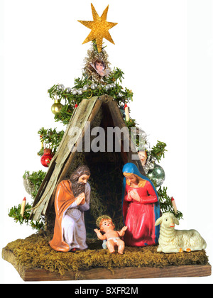 Weihnachten, Krippe mit Weihnachtsbaum, 20. Jahrhundert, historisch, Krippe, Krippe, Krippe, crèche, Krippen, Krippe, Krippe, crèches, Jesuskind, Gotteskind, Maria, Joseph, Betlehem, Weihnachtsgeschichte, Krippe, Krippe, Tradition, Traditionen, Tannenbaum, Tannenbäume, Schneiden, Ausschneiden, Ausschneiden, Ausschneiden, Menschen, Nostalgie, zusätzliche-Rechte-Clearences-nicht verfügbar Stockfoto