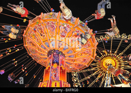 Festlichkeiten, Jahrmarkt, Volksfest, Oktoberfest München, Flugzeug, Deutschland, 3.10.2010, zusätzliche-Rechte-Clearenzen-nicht verfügbar Stockfoto