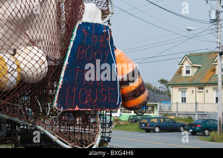 Fischbojennetze in Peggy's Cove, Nova Scotia, Kanada. Stockfoto