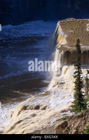 Louise Falls, Twin Falls Gorge Territorial Park, Nordwest-Territorien, Kanada. Stockfoto