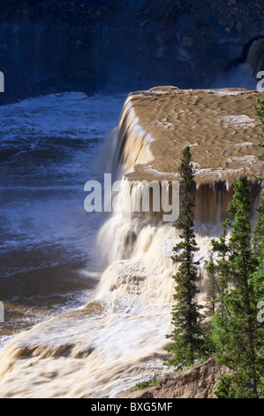 Louise Falls, Twin Falls Gorge Territorial Park, Nordwest-Territorien, Kanada. Stockfoto