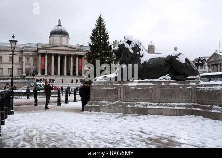 Winter Schneefall - Trafalgar Square - London Stockfoto