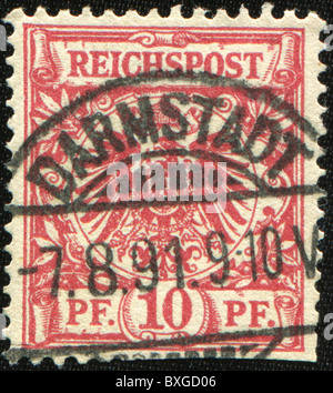 Deutsche REIGH - ca. 1889: Eine Briefmarke gedruckt im Deutschen Reich zeigt Imperial Eagle in einem Kreis mit Krone, ca. 1889 Stockfoto