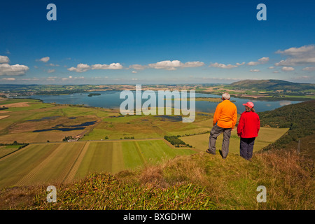 Loch Leven, Bischof Hill und die Lomond Hügel von Benarty Hill Stockfoto