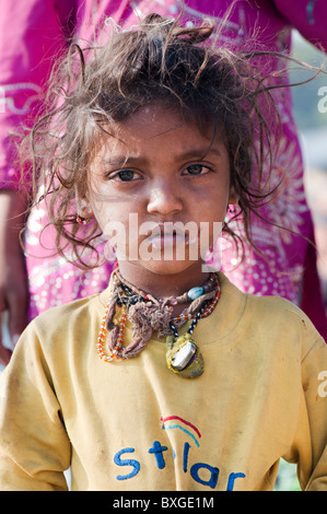 Gadia Lohar. Nomadische Rajasthan kleinkind Mädchen. Indiens wandernde Schmiede. Indien Stockfoto