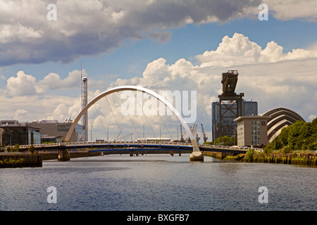 Clyde Arc (zuzukneifen Brücke), Glasgow Stockfoto