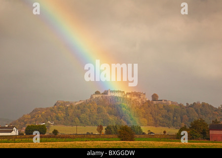 Regenbogen über Stirling Castle Stockfoto