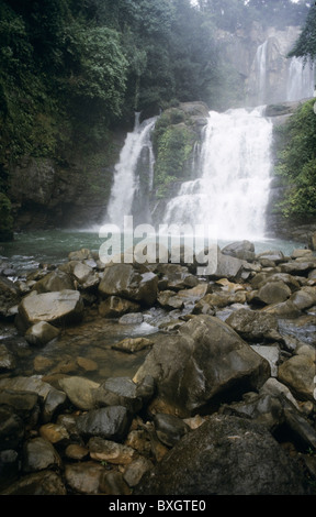 Costa Rica, Wasserfall Nauyaca Bei Dominical, Touristen, Touristen Wasserfall Stockfoto