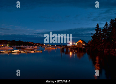 Bass Harbor in der Nacht, Bernard, Maine, USA Stockfoto