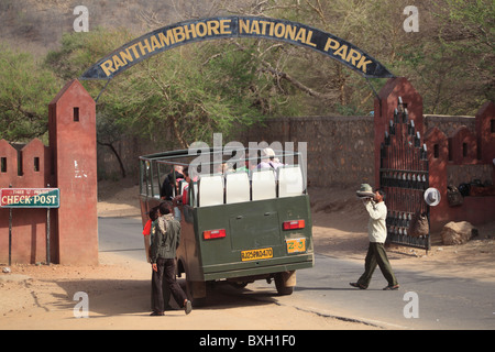 Eingang, Ranthambhore National Park, Rajasthan, Indien, Asien Stockfoto