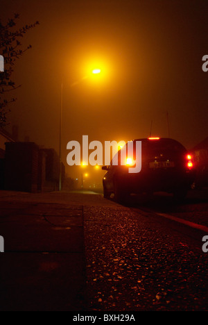 Geparkten Auto auf einer städtischen Straße bei Nacht Ipswich UK Stockfoto