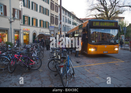 Bus auf der Piazza San Marco square zentralen Florenz (Firenze) Tuscany Italien Mitteleuropa Stockfoto